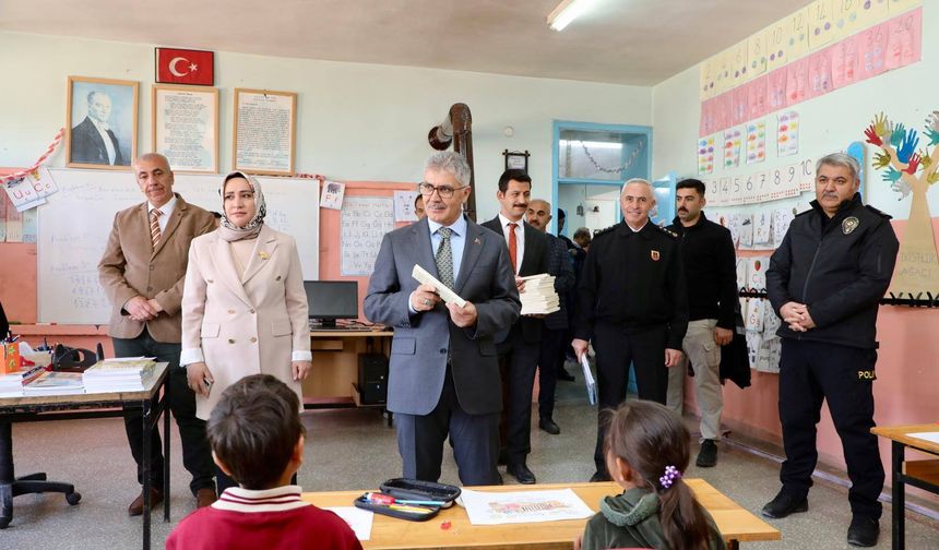 Vali Çelik Uluağaç Köyü’nde İncelemelerde Bulundu