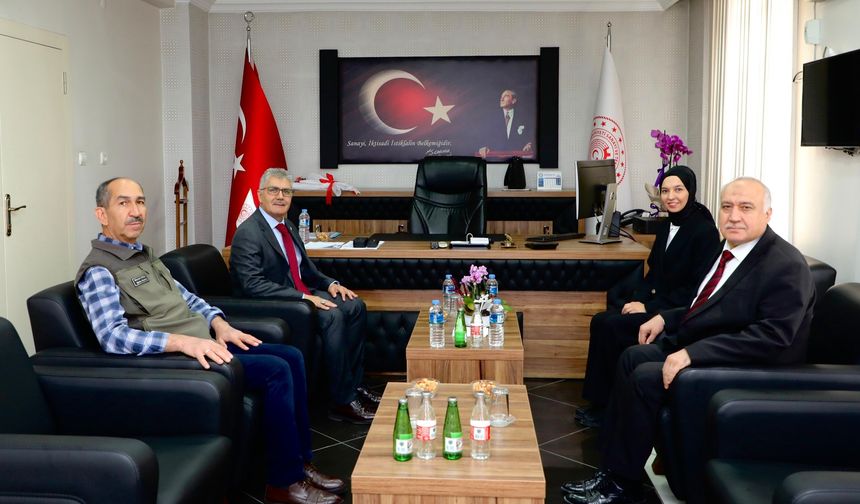 Vali Çelik’ten Sanayi ve Teknoloji İl Müdürü Güner’e Hayırlı Olsun Ziyareti