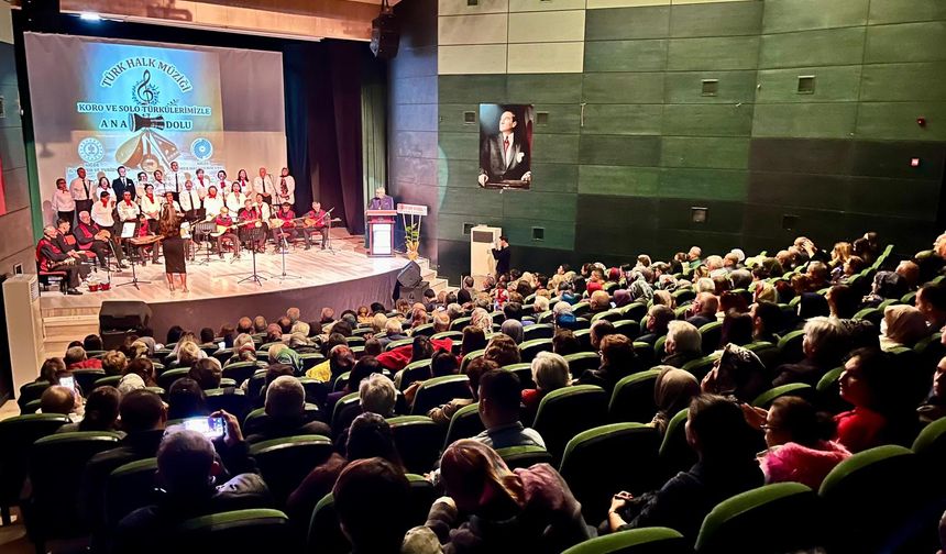“Koro ve Solo Türkülerle Anadolu” Gecesi Niğde’de Yoğun İlgi Gördü