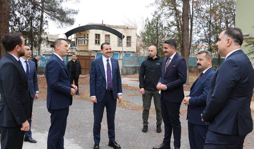 Bakan Yardımcısı Yılmaz, Niğde Barosu’nu ve  Bor Belediyesi’ni Ziyaret Etti