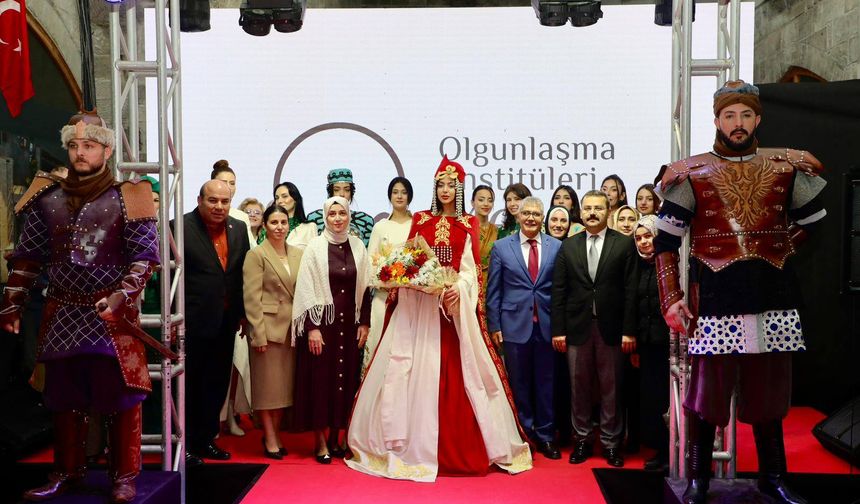 “Zamanın ve Zarafetin İzinde: Niğde” Sergisi Ulukışla’da Tarihle Sanatı Buluşturdu