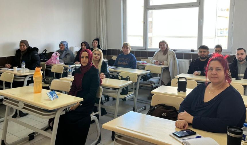 Türkçenin Zarafeti Bu Kursta Öğretiliyor