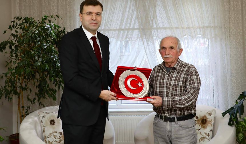 Vali Akşeme, Şehit Ailesini Ziyaret Etti