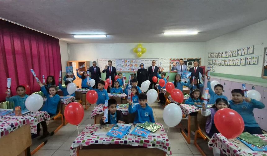 Niğde’de Yaklaşık 74 Bin Öğrenci Karne Alarak Yarıyıl Tatiline Girdi