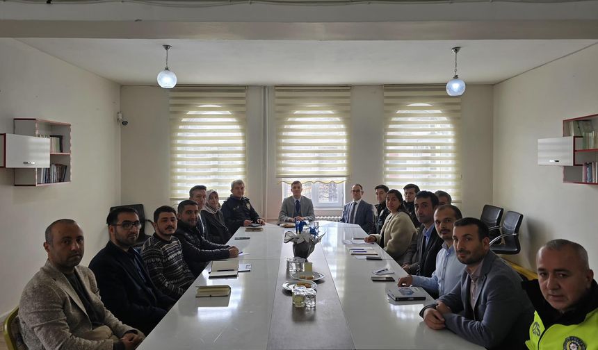 Ulukışla’da Okul Müdürleriyle Değerlendirme Toplantısı