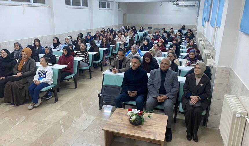 Necmettin Erbakan Kız AİHL’de  İftarda Konuşalım” Programı