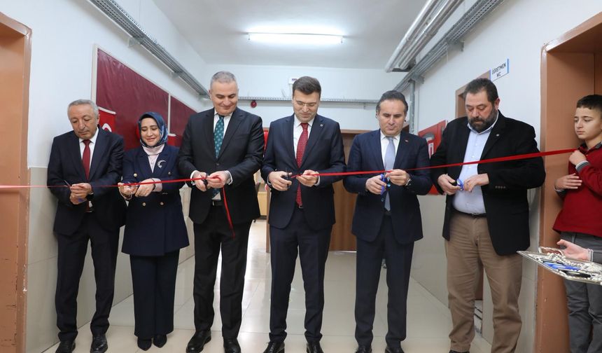 Çukurkuyu’da Bilişim Sınıfları Öğrencilerle Buluştu. Mustafa Aydın Kimdir?