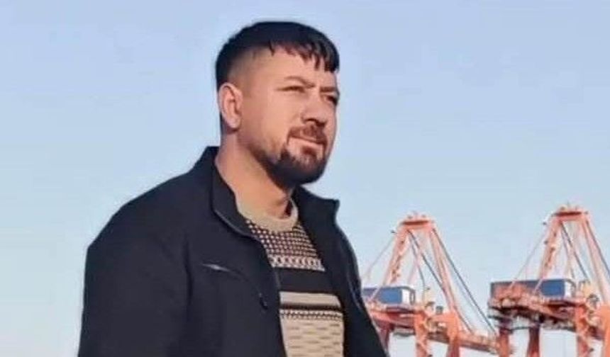 Keçikale'de  hafif ticari araç elektrik direğine çarptı: 1 ölü, 1 yaralı