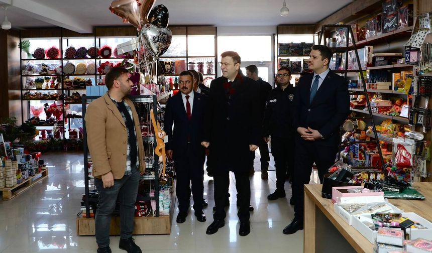 Vali Akmeşe Çiftlik’te Esnafın Nabzını Tuttu