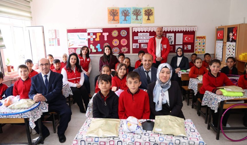 Kızılay’dan Edikli’de Öğrencilere Anlamlı Destek