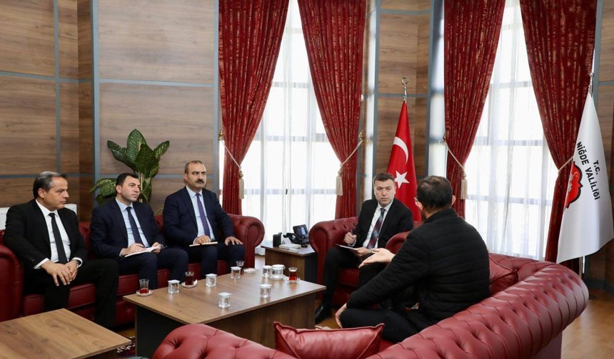 Vali Akmeşe “Halk Günü”nde Vatandaşlarla Buluştu