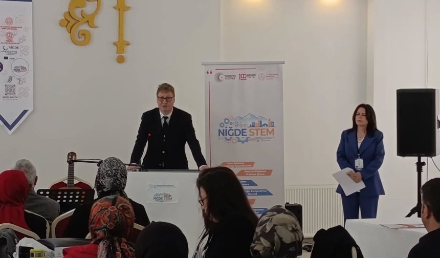 102 öğretmen bilim ve teknoloji eğitimi için bir araya geldi
