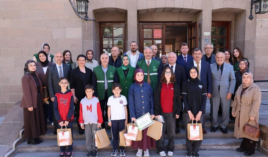 “Sağlıklı Nesil Sağlıklı Gelecek” Yarışmasında Dereceye Girenler Ödüllendirildi