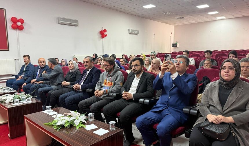 Niğde’de “Eğitimde Yapay Zekâ Zirvesi” düzenlendi