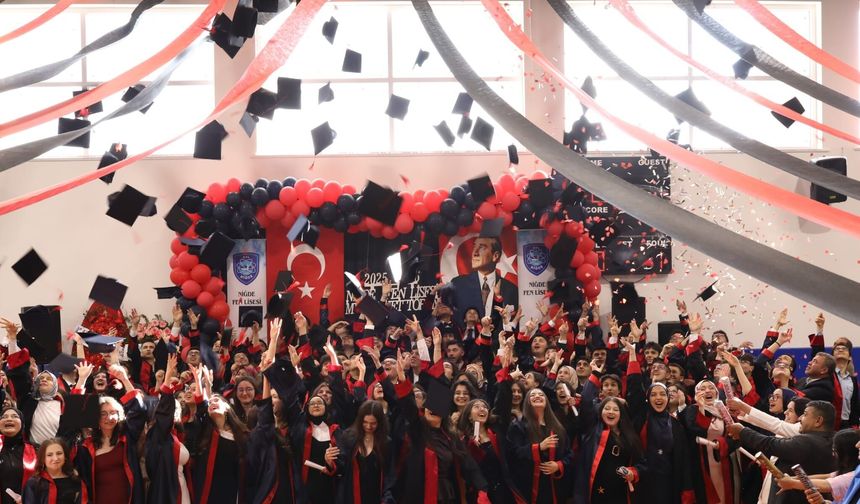 Fen Lisesi’nde Mezuniyet Töreni Gerçekleştirildi