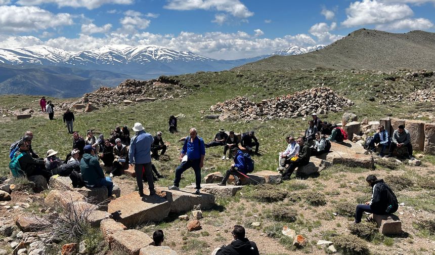 Türk Eğitim-Sen’den 19 Mayıs Göllü Dağ Yürüyüşü