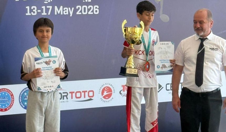 Kick Boks Şampiyonası’nda Niğdeli sporcuların büyük başarısı