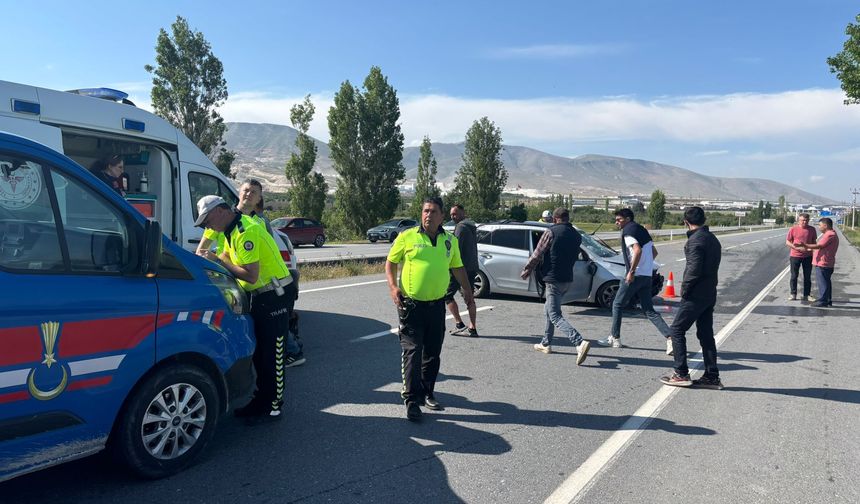 Niğde-Kayseri Karayolunda Kaza: 2 Yaralı, 1’inin Durumu Ağır