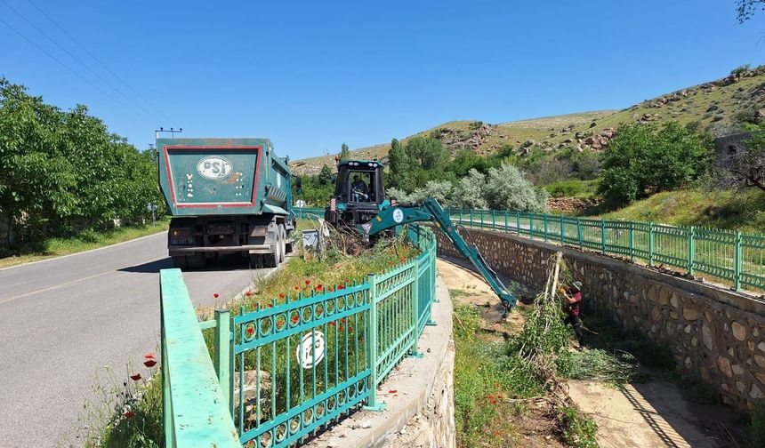 Gümüşler’de Taşkının İzleri Siliniyor