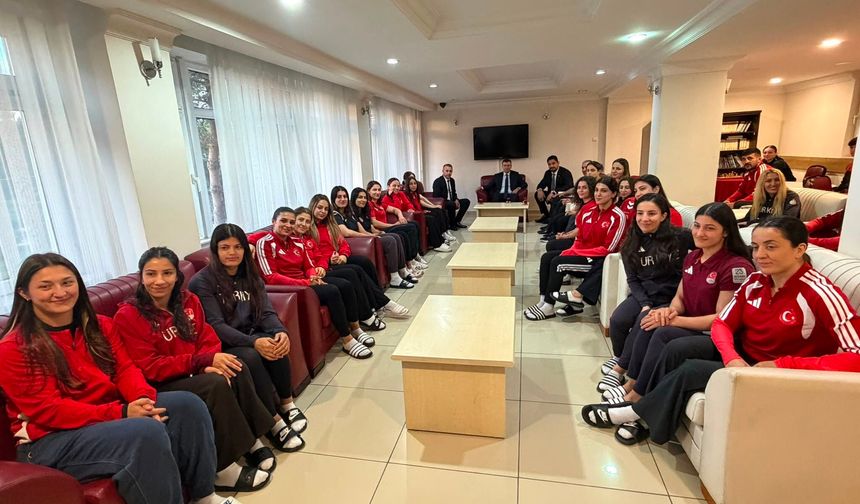 Türkiye Güreş Federasyonu Başkanı  Taha Akgül Niğde’de