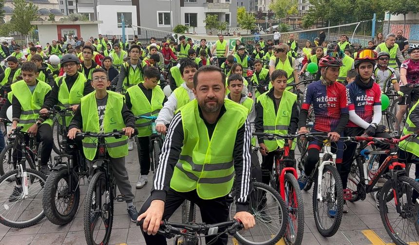 13. Geleneksel Yeşilay Bisiklet Turu Niğde’de Gerçekleştirildi