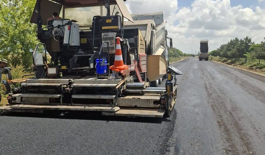 Orhanlı–Edikli Arasında 8 Kilometrelik Sıcak Asfalt Çalışması Başladı