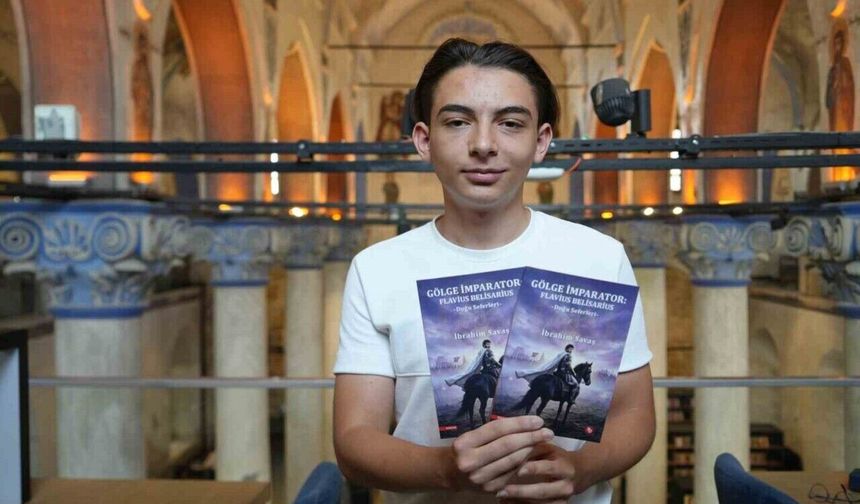 16 yaşındaki İbrahim, tarihe olan ilgisini kitaba dönüştürdü