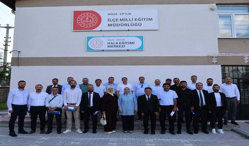 Çiftlik'te Türkiye Yüzyılı Maarif Modeli Yıl Sonu Değerlendirme Toplantısı Yapıldı
