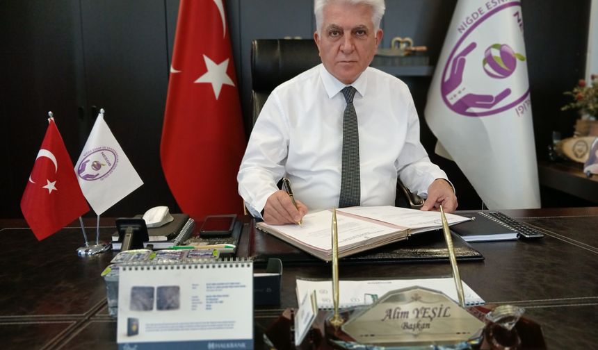 Yeşil’den Zincir Marketlerin Kırtasiye Ürünü Satmasına Tepki