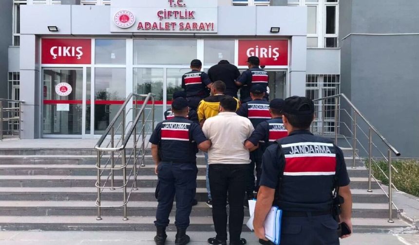 Niğde’de Sahte Altın Dolandırıcılığı Operasyonu: 5 Şüpheli Yakalandı