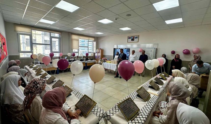 İlk Hediyeleri Kur’an-ı Kerim Oldu