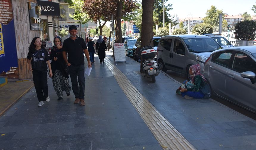 Dilencilerin Israrı Niğde’de Vatandaşı Canından Bezdiriyor