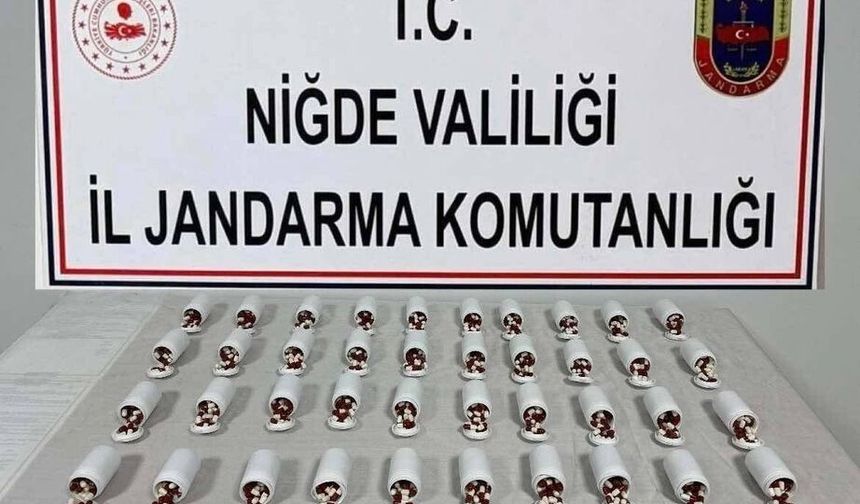 Niğde Otogarı’nda Operasyon: 2 Bin 240 Sentetik Ecza Ele Geçirildi
