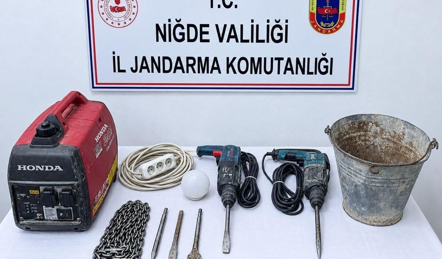 Niğde’de kaçak kazı operasyonu