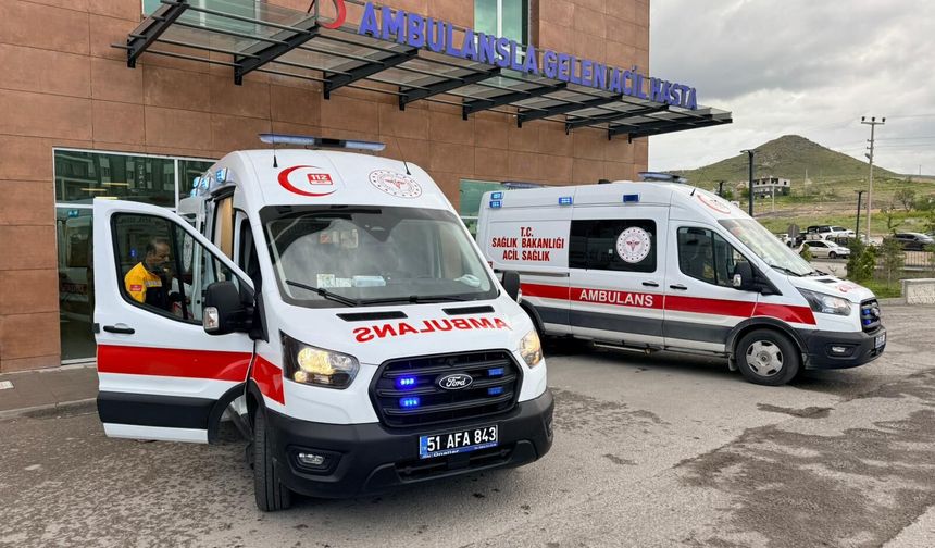 Mevsimlik Tarım İşçilerini Taşıyan Minibüs Devrildi: 1’i Ağır 5 Yaralı