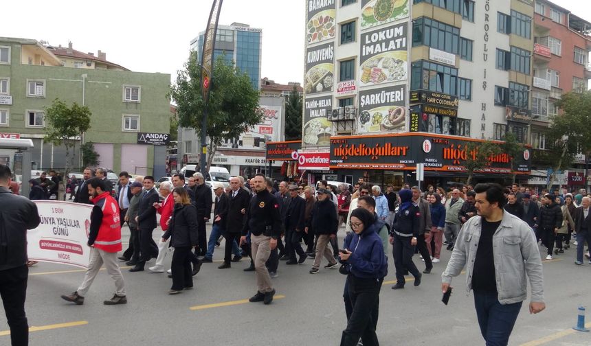 Dünya Yaşlılar Günü İçin Anlamlı Yürüyüş