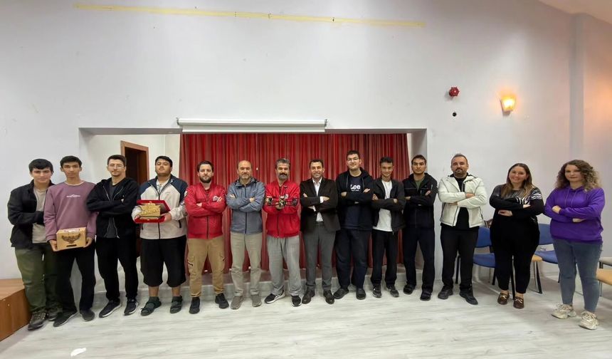 TEKNOFEST Şampiyonu Öğrenciler Niğde’de Çocuklarla Buluştu