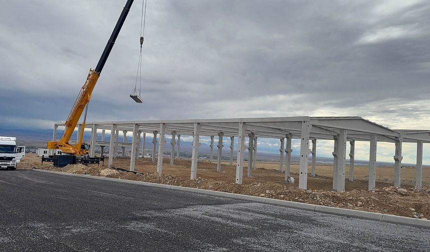 Niğde OSB 4. Tevsi Alanında İlk Fabrikanın İnşaatı Yükseliyor