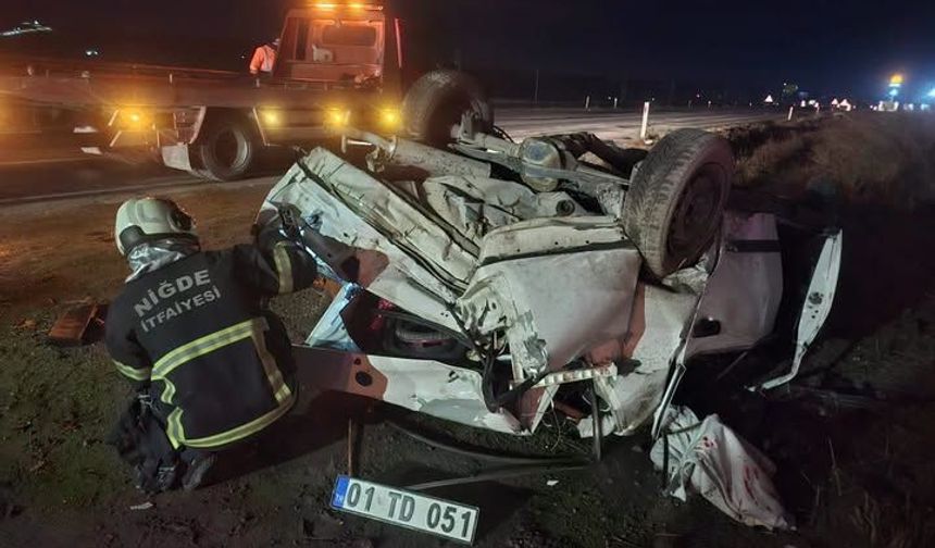 Niğde-Kayseri Yolunda Otomobil Takla Attı: 2 Yaralı