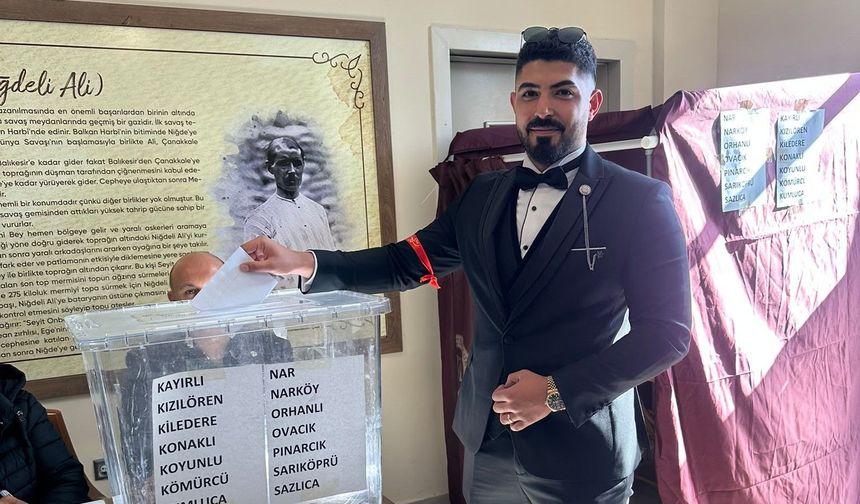 Düğün Gününde Sandık Başına Gitti