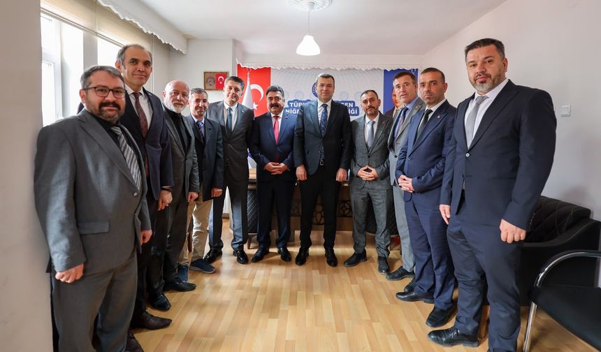 Niğde Valisi Nedim Akmeşe’den Türkiye Kamu-Sen’e Ziyaret
